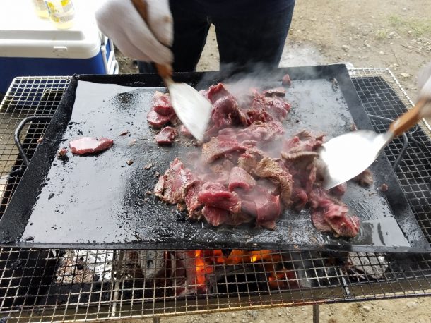 ダチョウのガーリックバターステーキ