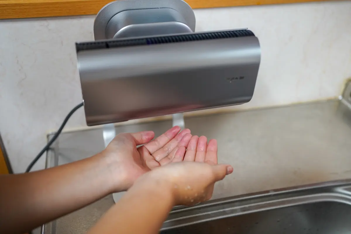 Nyuair 家庭用ハンドドライヤー Nyuairのハンドドライヤーを実機レビュー。スマートにしっかり手