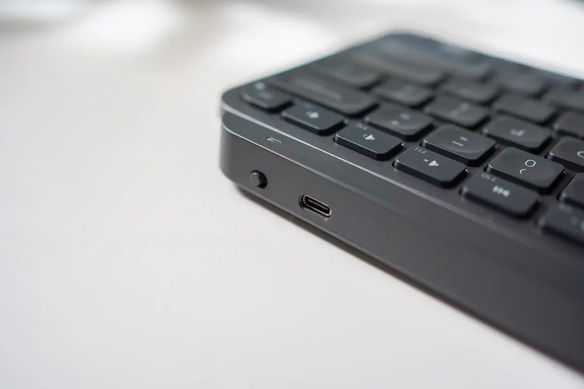 ワイヤレスキーボード 日本語配列 ブラック　MX KEYS MINI Amazon.co.jp: ロジクール MX KEYS mini KX700GR ミニマリスト