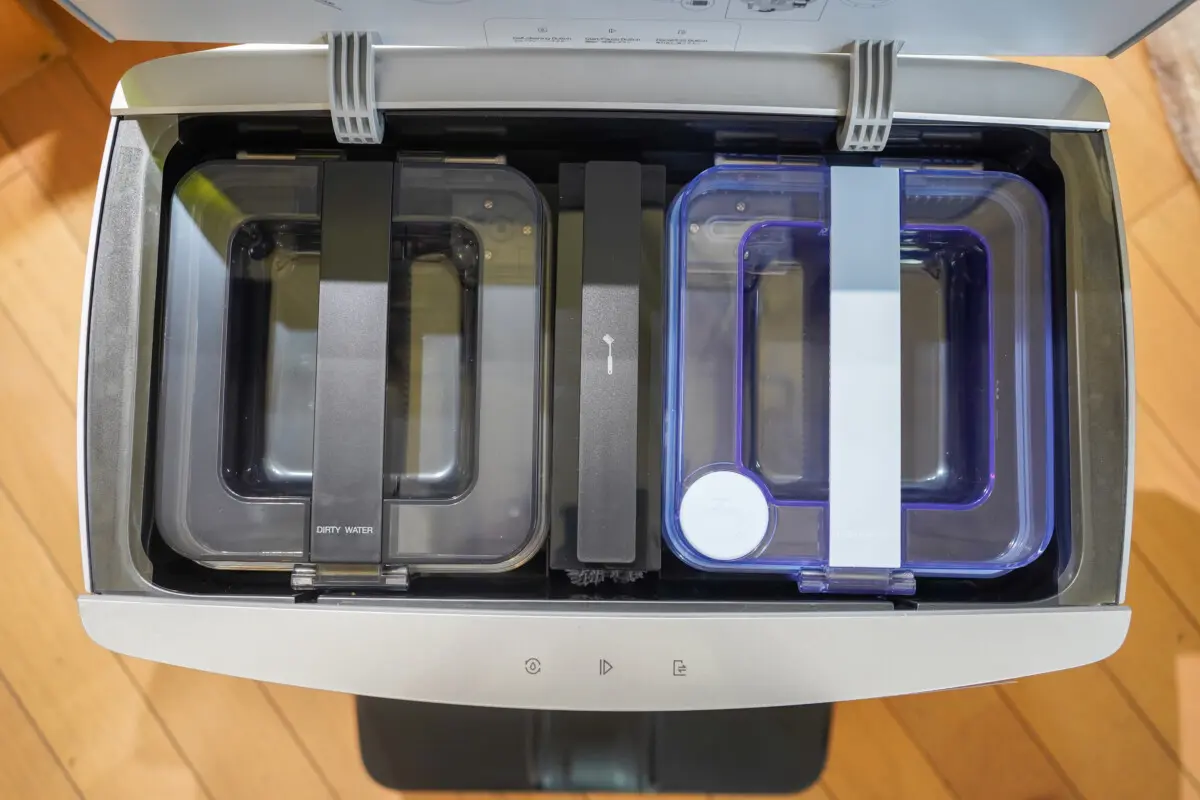 ついにモップの自動洗浄に対応。ロボット掃除機「ECOVACS DEEBOT