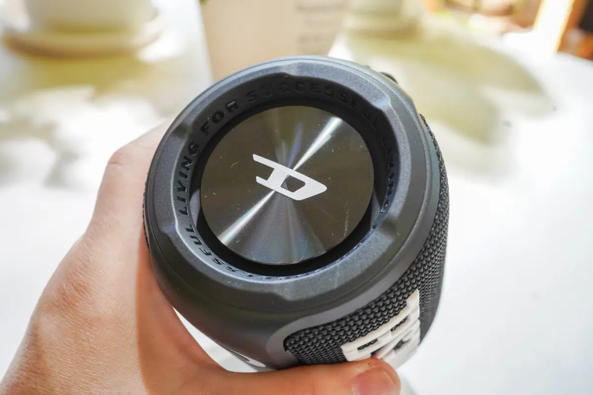 DIESELブランドのBluetoothスピーカー発売。IPX7防水にmicroSD