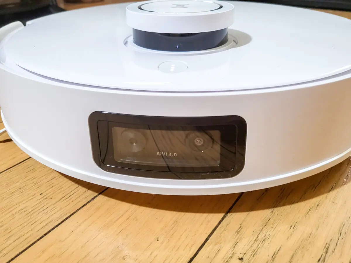 自動ゴミ収集機能にモップの自動洗浄機能も搭載「ECOVACS DEEBOT T10