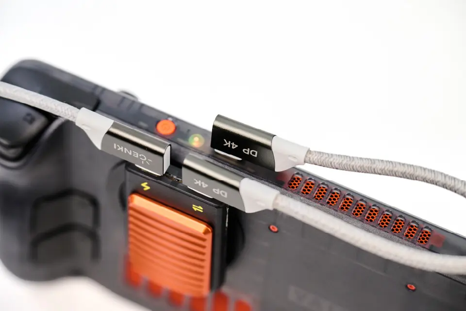 パススルー充電に対応した外付けSSD「GENKI SavePoint