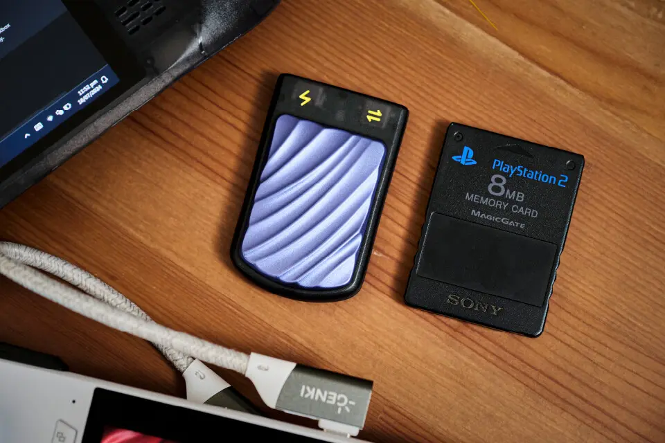 パススルー充電に対応した外付けSSD「GENKI SavePoint