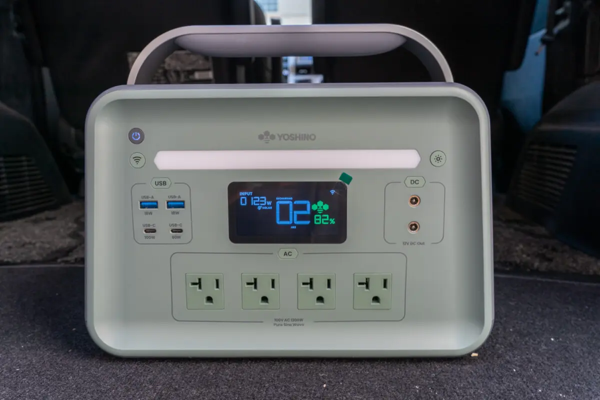 車載もOK！高温耐性抜群のコンパクトポータブル電源「YOSHINO