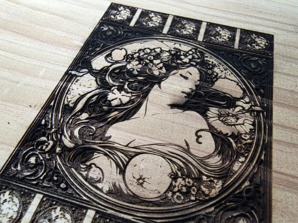 手軽に本格彫刻！折りたたみ式レーザー彫刻機「LaserTonor Pi 1