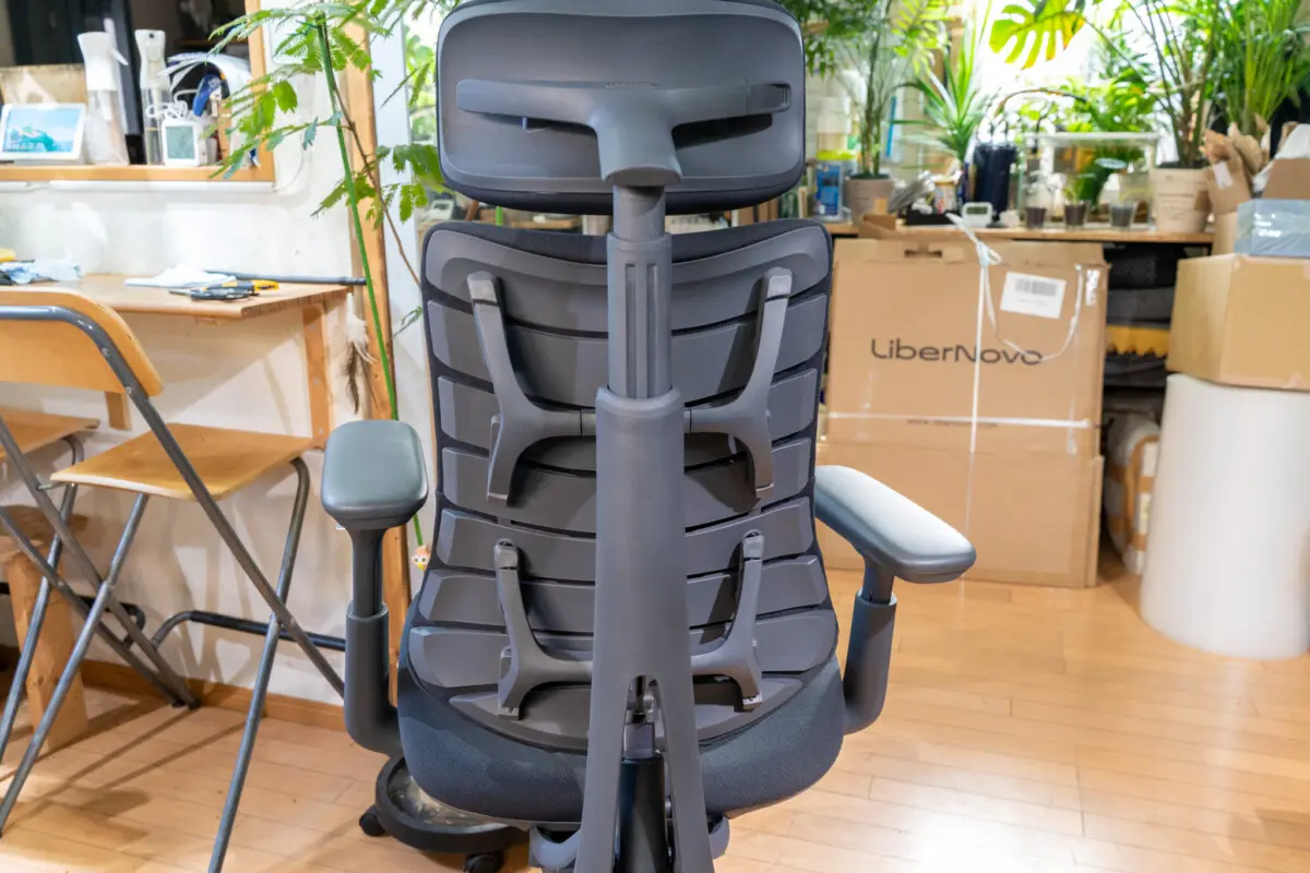 電動ワークチェア「LiberNovo Omni」レビュー Omniストレッチで腰を 