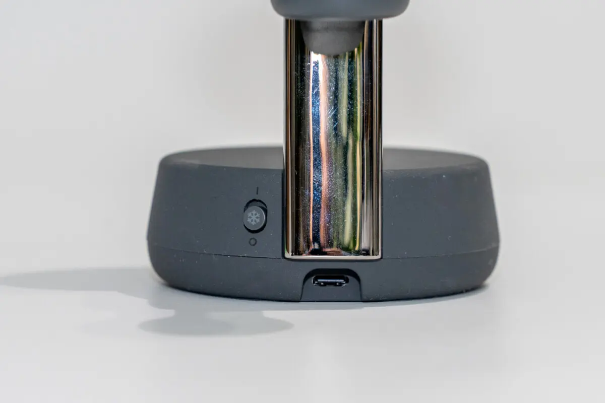 Belkin UltraCharge Pro 3-in-1レビュー：Qi2 25W充電と冷却ファンで 