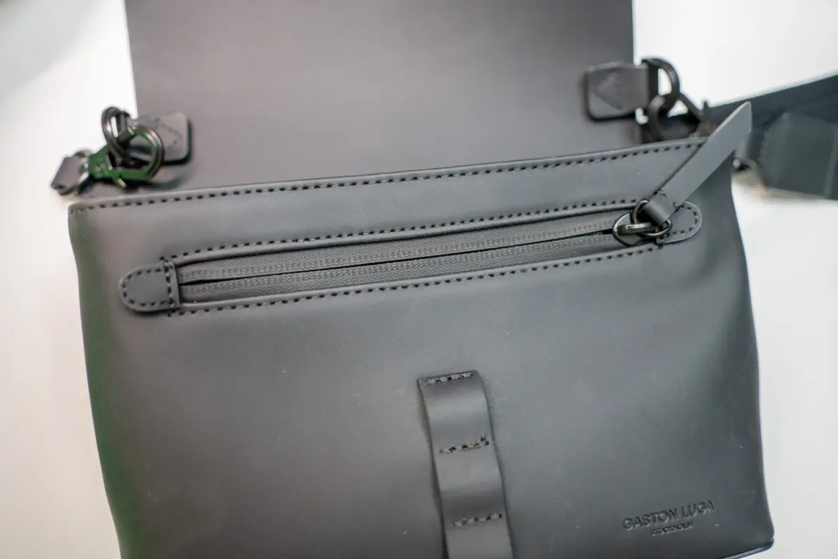 ガストン・ルーガの小型ショルダーバッグ「Spläsh Crossbody Bag」を