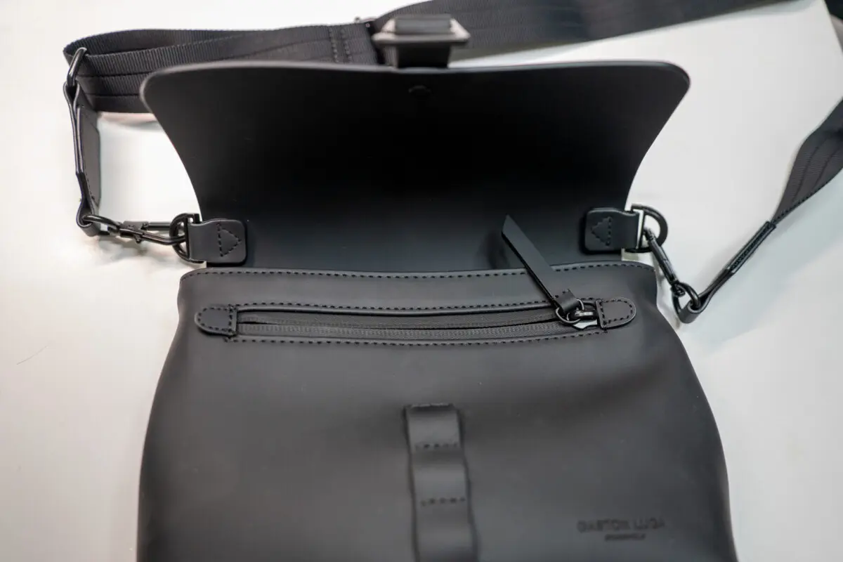 ガストン・ルーガの小型ショルダーバッグ「Spläsh Crossbody Bag」を
