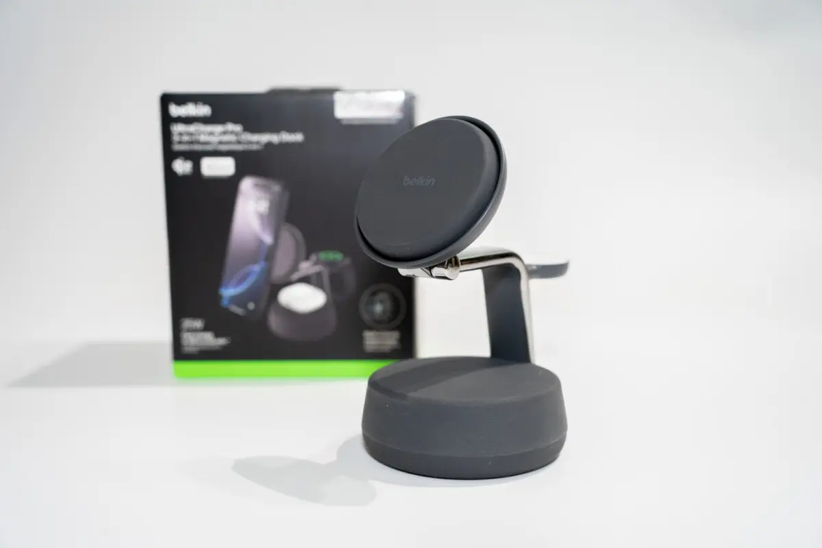 Belkin UltraCharge Pro 3-in-1レビュー：Qi2 25W充電と冷却ファンで
