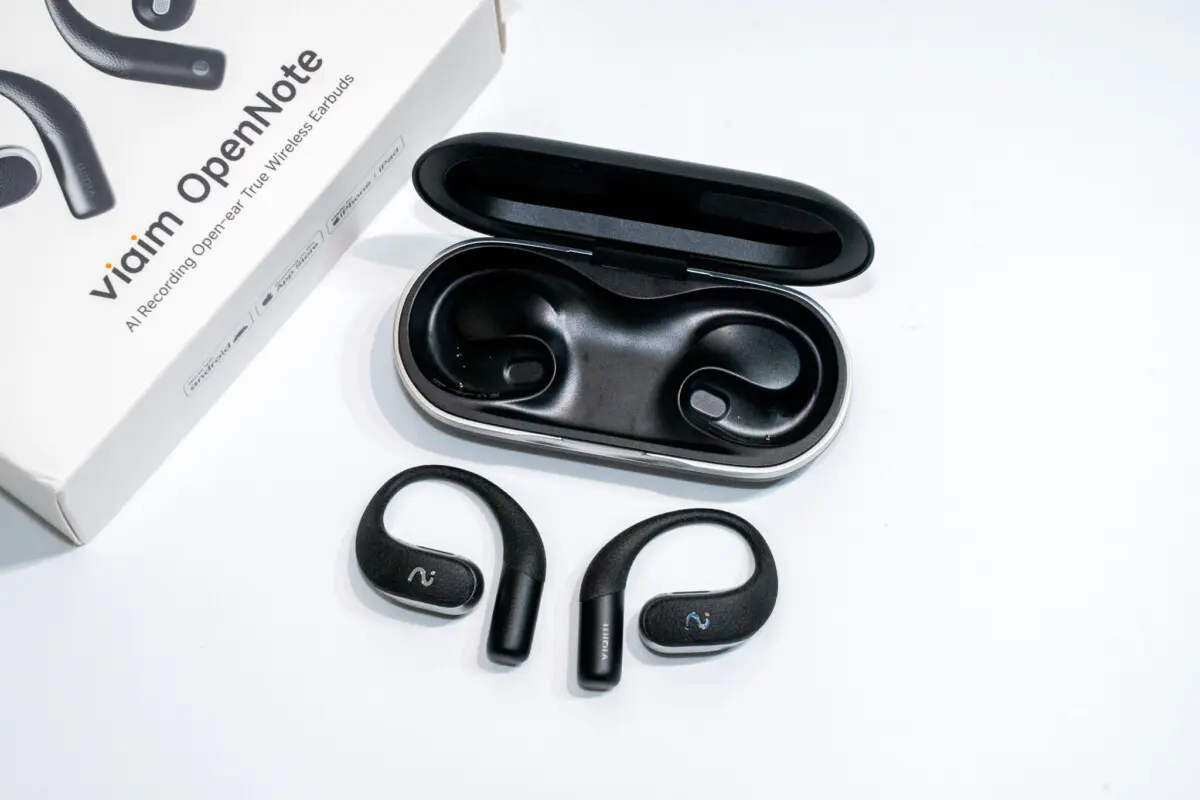 装着したまま録音がはかどる オープンイヤー型AIイヤホン「viaim