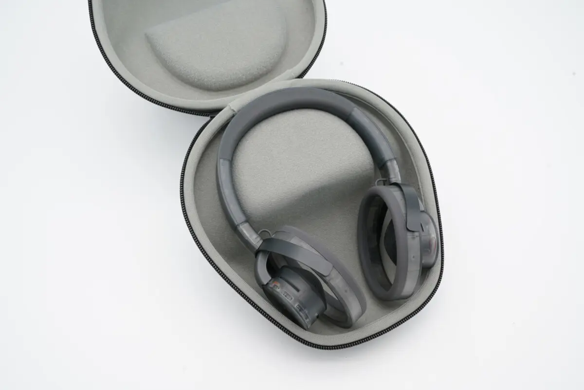 耳をふさがないヘッドホンnwm ONEに新色「ファントムグレイ