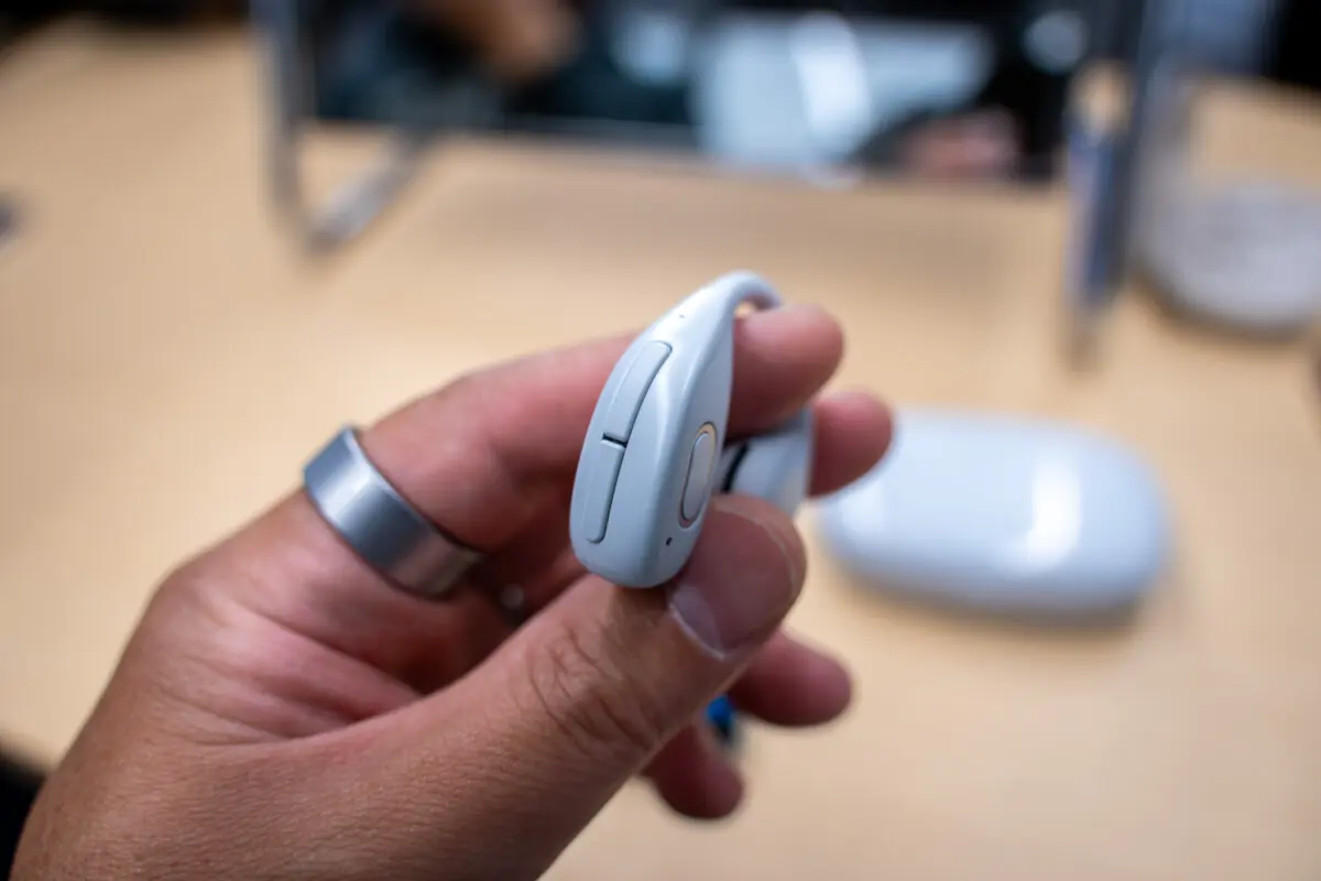 NTTソノリティ、世界初のオープンイヤー型集音器「cocoe Ear」発表。耳