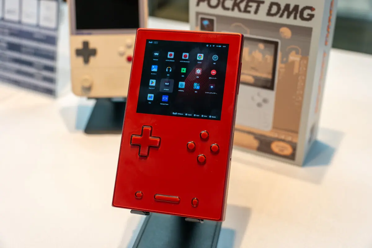 縦型Androidゲーム機「AYANEO POCKET VERT」国内予約開始 7万9800円で2