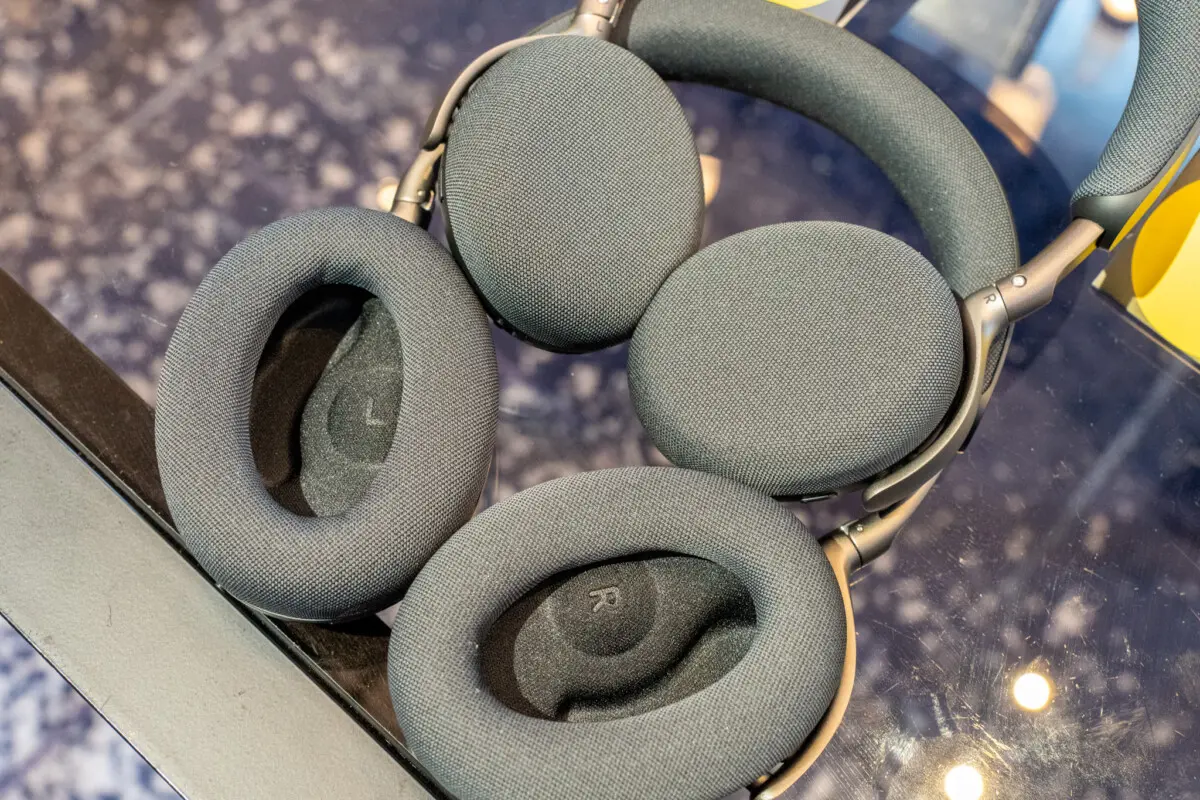 Jabra Evolve3シリーズ発売——ブームレス設計でAI音声入力に対応した