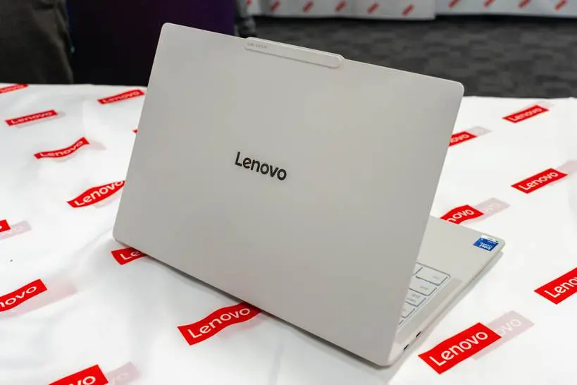 Lenovo、Yoga Gen 11シリーズを発表——975gの薄型軽量フラッグシップや