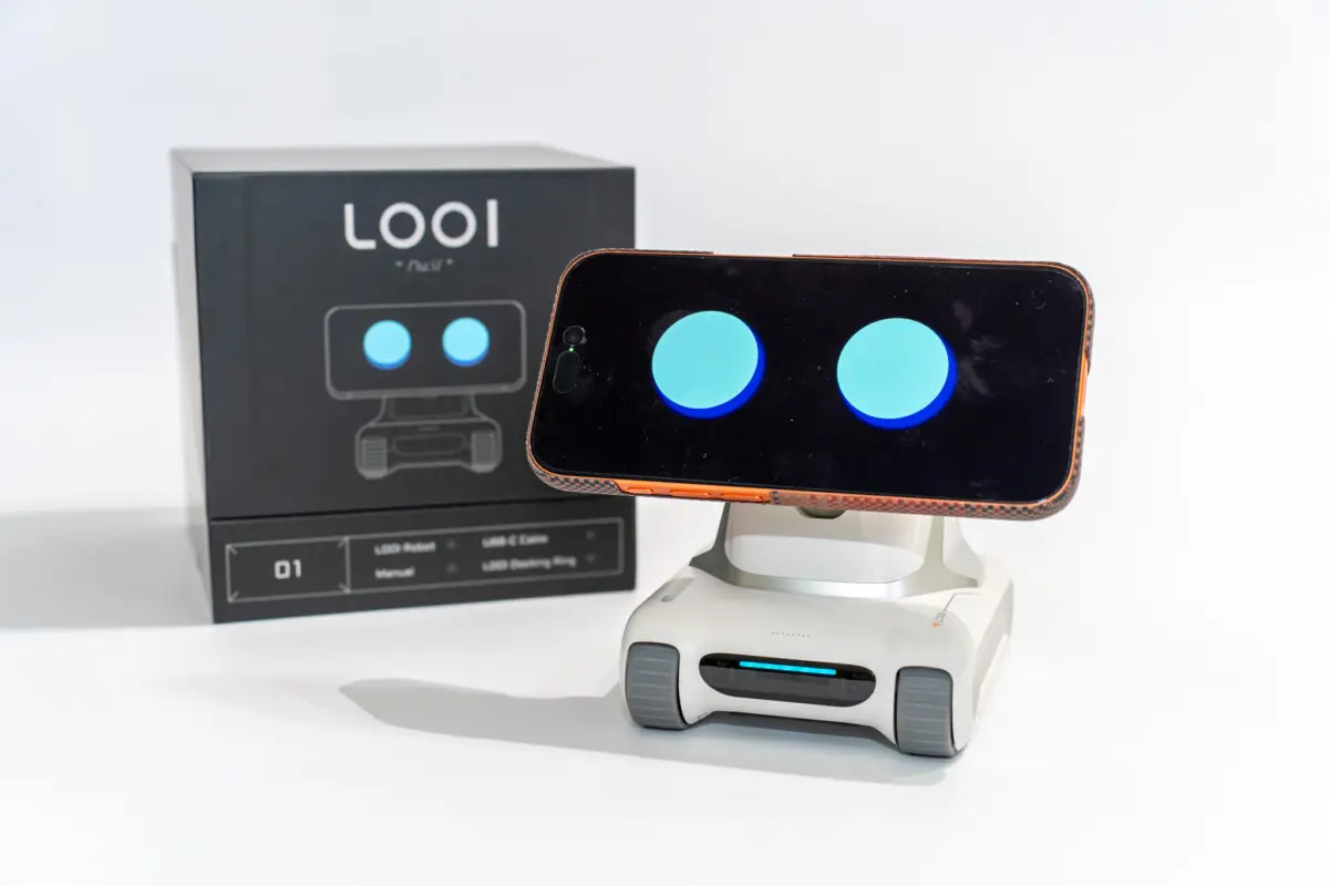 LOOI Robot 日本語対応 GPT-4o搭載 MagSafe スマホを装着するだけ。AIロボット「LOOI Robot」でデスクが賑やかに