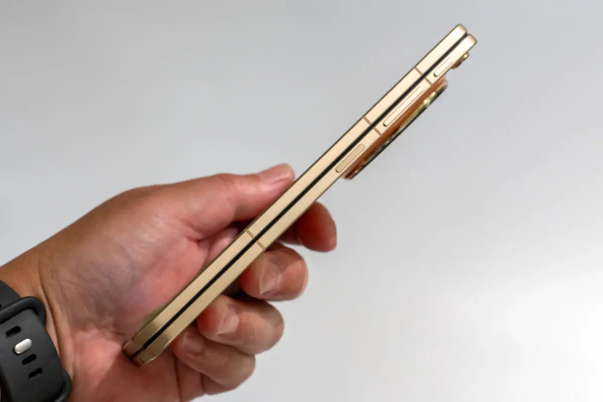 OPPO Find N6レビュー：薄さ・折り目・AIペン、Galaxy Z Fold 7に挑む
