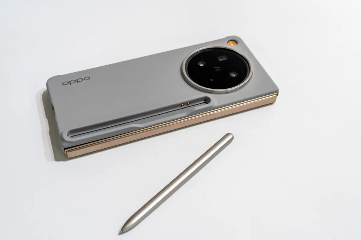 OPPO Find N6レビュー：薄さ・折り目・AIペン、Galaxy Z Fold 7に挑む