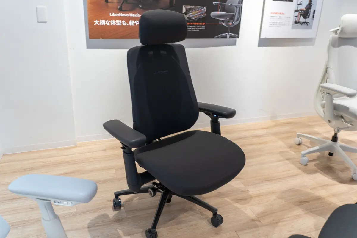 電動ワークチェア「LiberNovo」、新3モデルを発表。座面冷却ファン搭載 