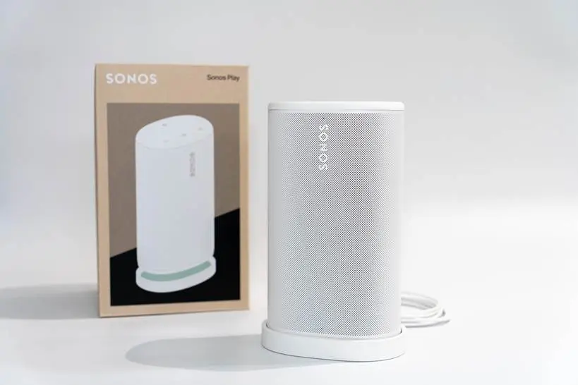 Sonos Playレビュー 充電ベースが便利な、“持ち歩ける”ホーム