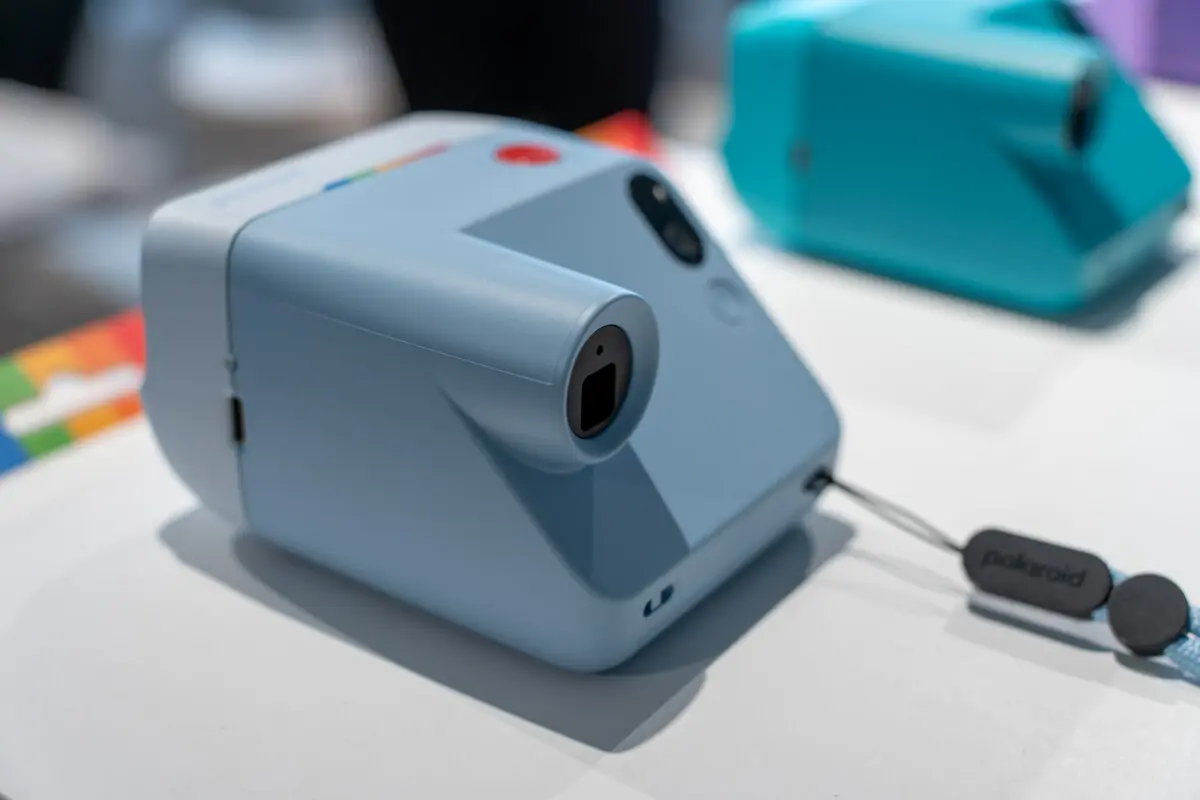 ポラロイド、世界最小インスタントカメラ「Polaroid Go Generation 3
