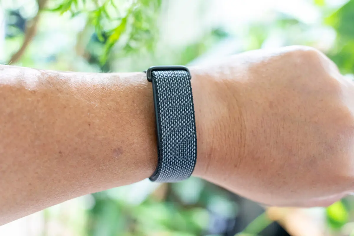 Google、「Google Fitbit Air」向けカスタムバンドの設計ガイドライン 