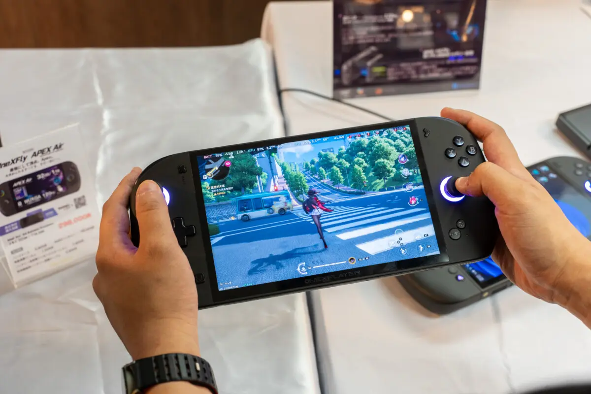 ゲーミングノート超えの携帯機。天空「OneXFly APEX Air」9月11日発売